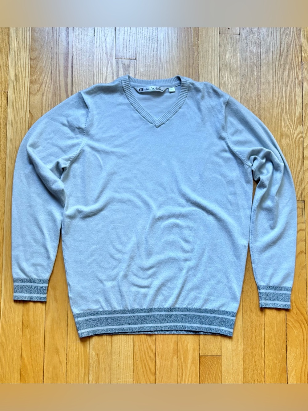 Travis Mathew Men’s V-Neck Sweater Acrylic  Nylon Medium Gray